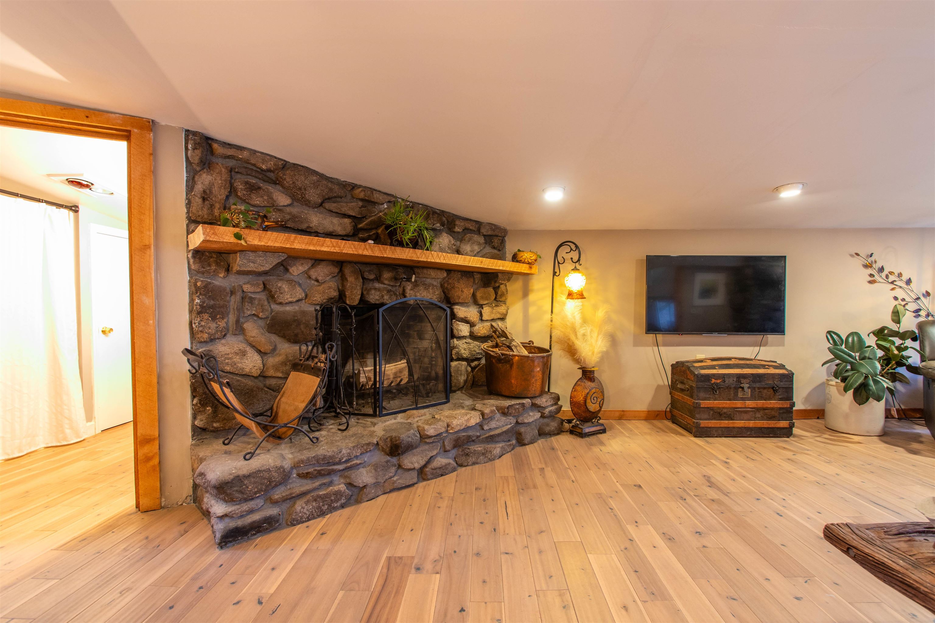 96 Colburn Road New Boston, NH 03070 - Photo 11 of 50 Gallery Image 11