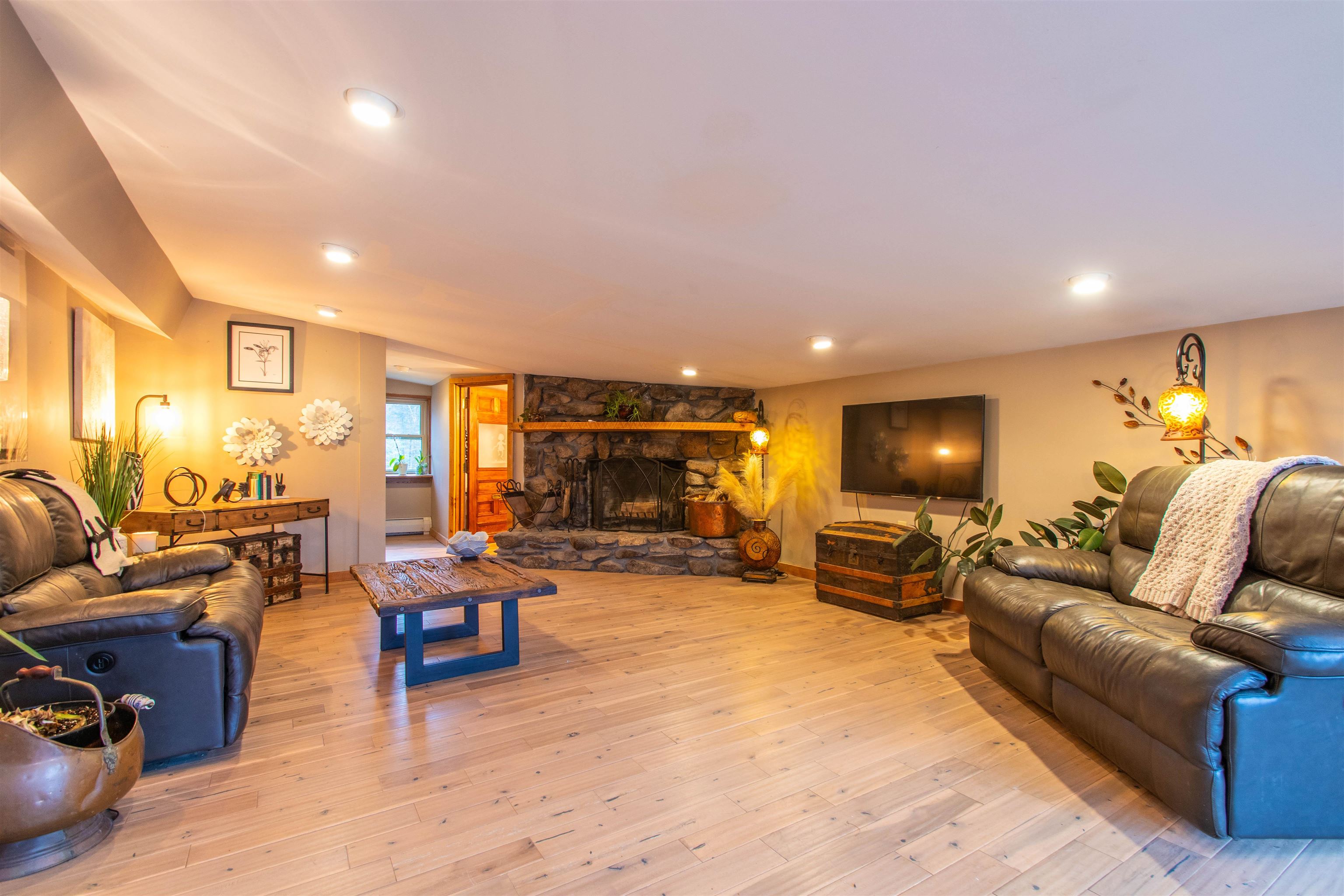 96 Colburn Road New Boston, NH 03070 - Photo 8 of 50 Gallery Image 8