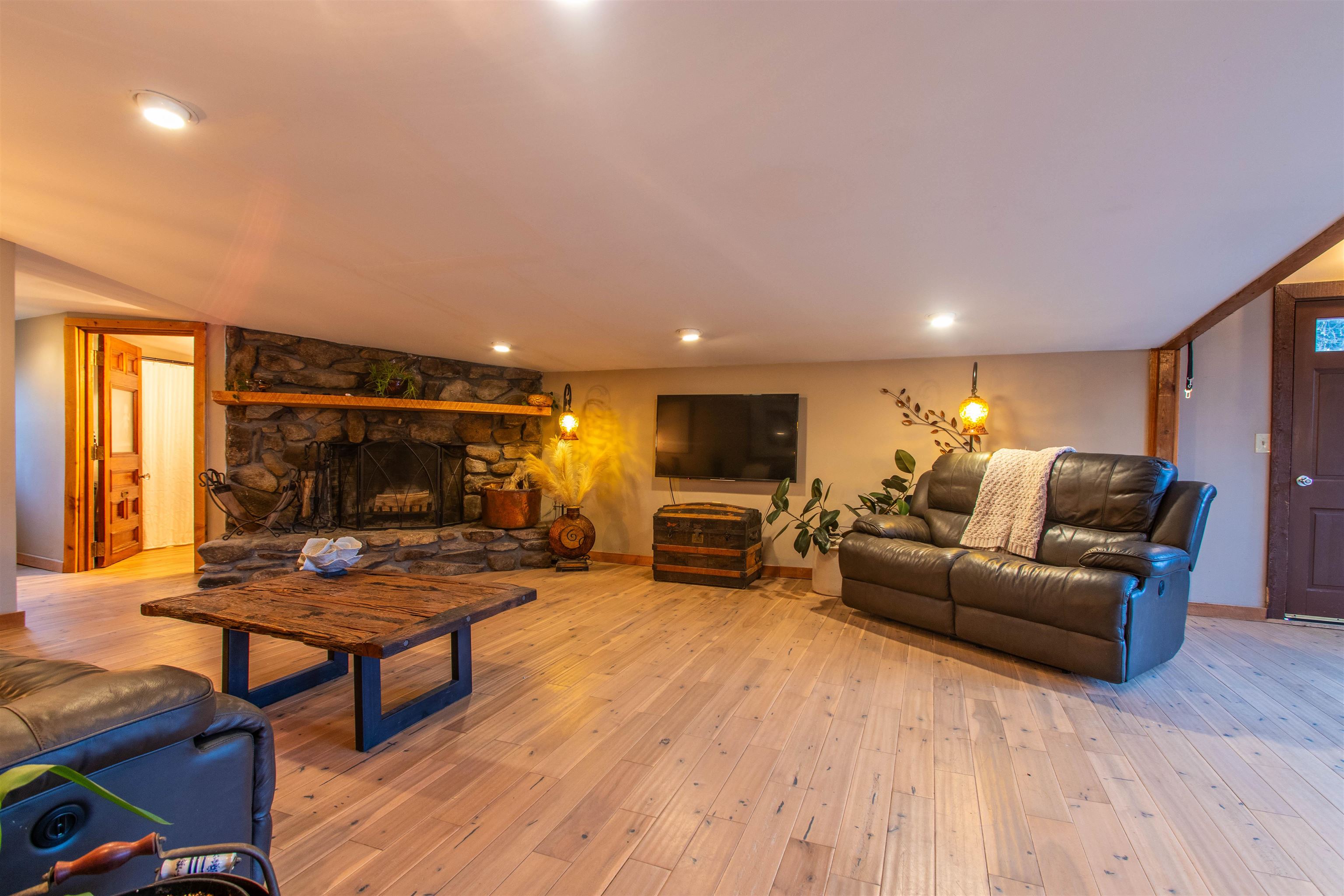 96 Colburn Road New Boston, NH 03070 - Photo 9 of 50 Gallery Image 9
