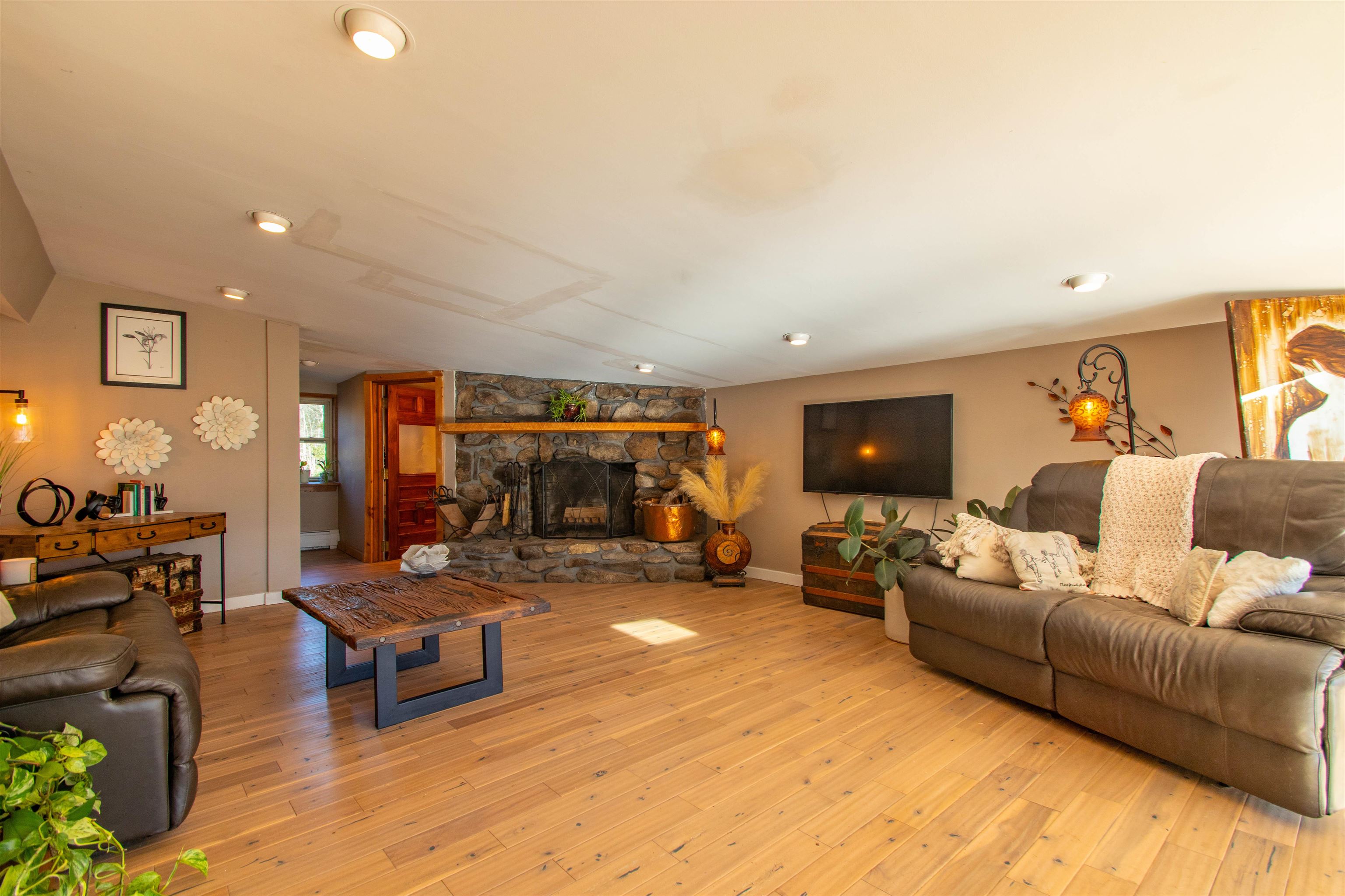 96 Colburn Road New Boston, NH 03070 - Photo 10 of 50 Gallery Image 10