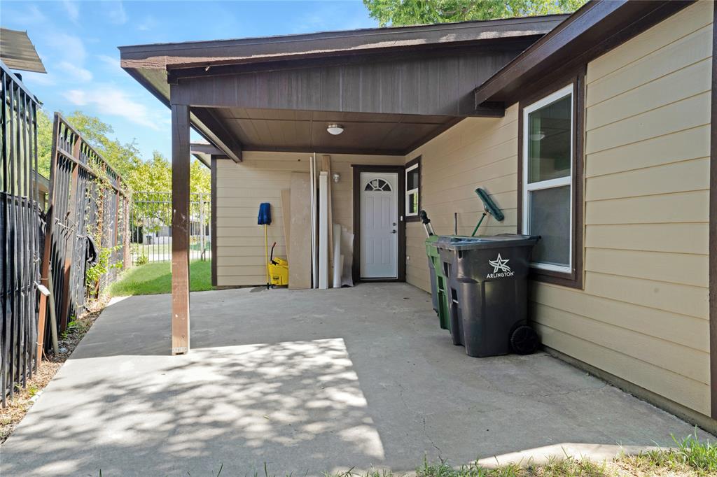 1608 Wynn Terrace Arlington, TX 76010 - Photo 26 of 28 a view of a porch of the house