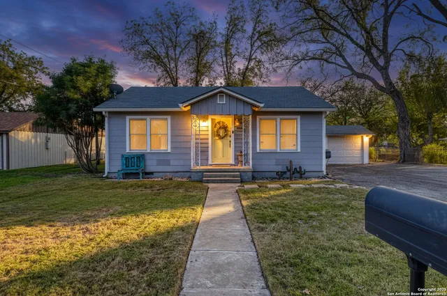 $249,000 | 1703 22nd Street, Hondo, TX 78861