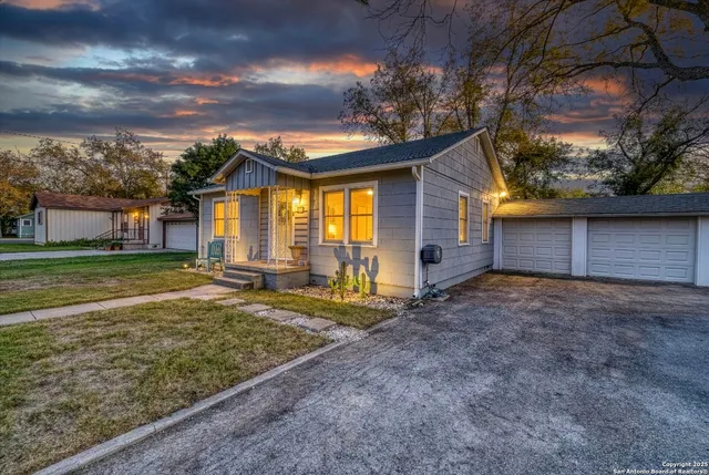 $249,000 | 1703 22nd Street, Hondo, TX 78861