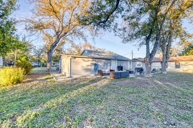 $249,000 | 1703 22nd Street, Hondo, TX 78861