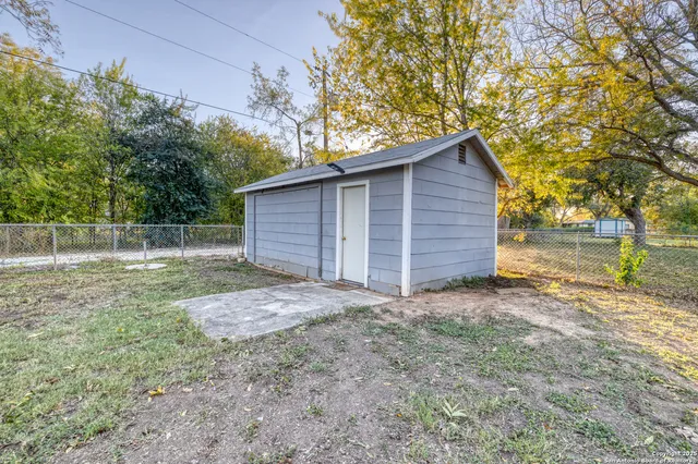 $249,000 | 1703 22nd Street, Hondo, TX 78861