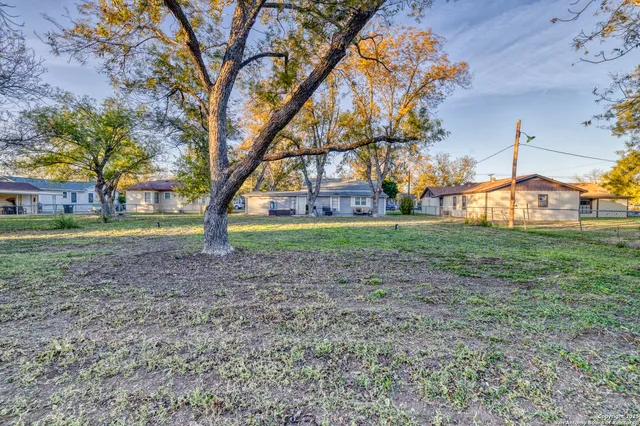 $249,000 | 1703 22nd Street, Hondo, TX 78861