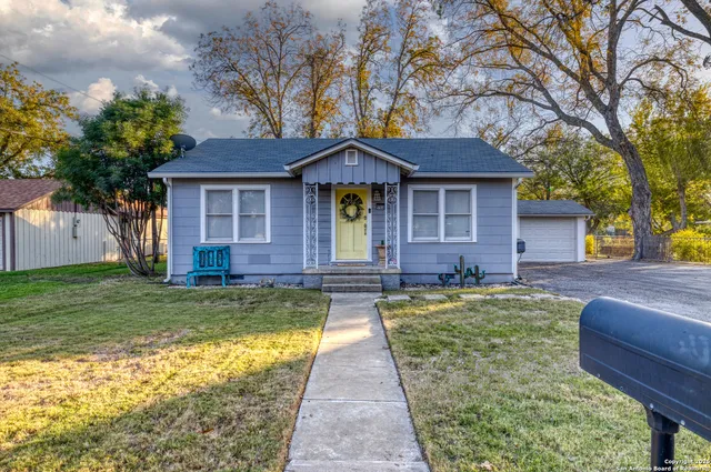 $249,000 | 1703 22nd Street, Hondo, TX 78861