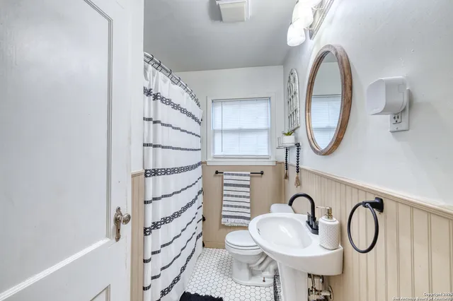 $249,000 | 1703 22nd Street, Hondo, TX 78861