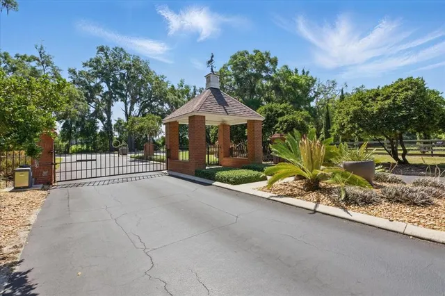 $899,900 | 14312 Northwest 41st Avenue, Newberry, FL 32669