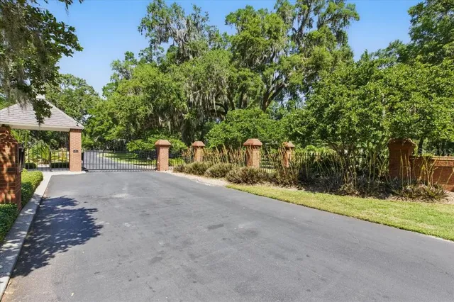 $899,900 | 14312 Northwest 41st Avenue, Newberry, FL 32669