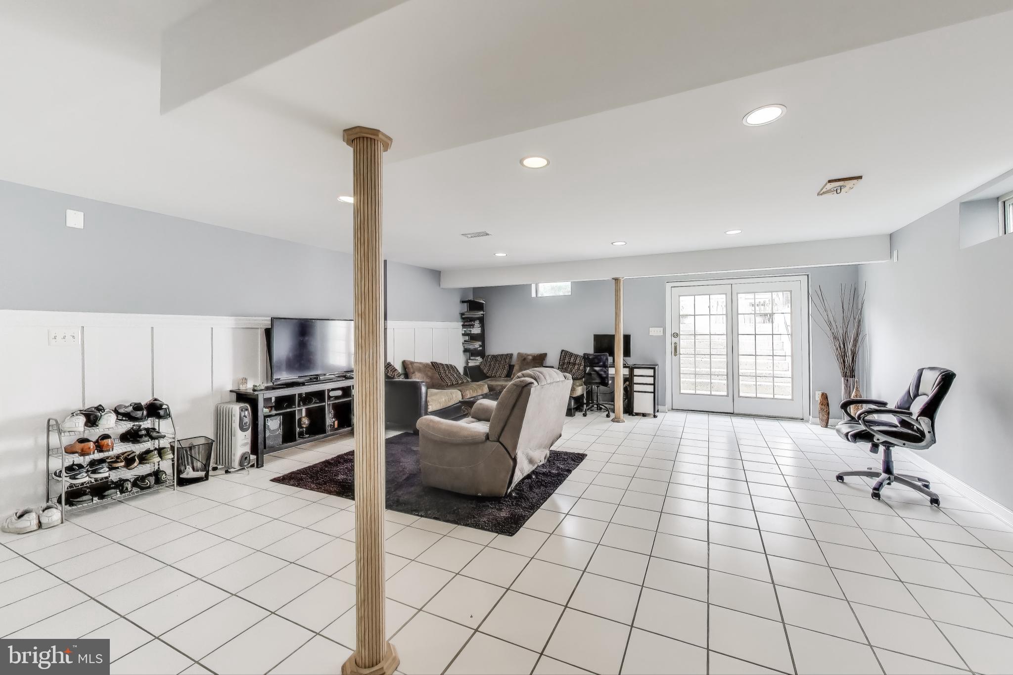 42647 Harris Street Chantilly, VA 20152 - Photo 37 of 54