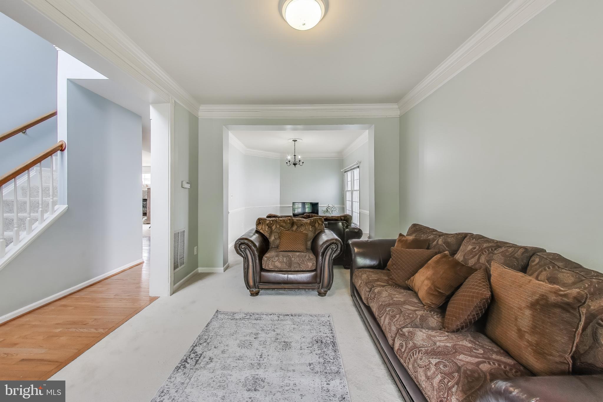 42647 Harris Street Chantilly, VA 20152 - Photo 7 of 54