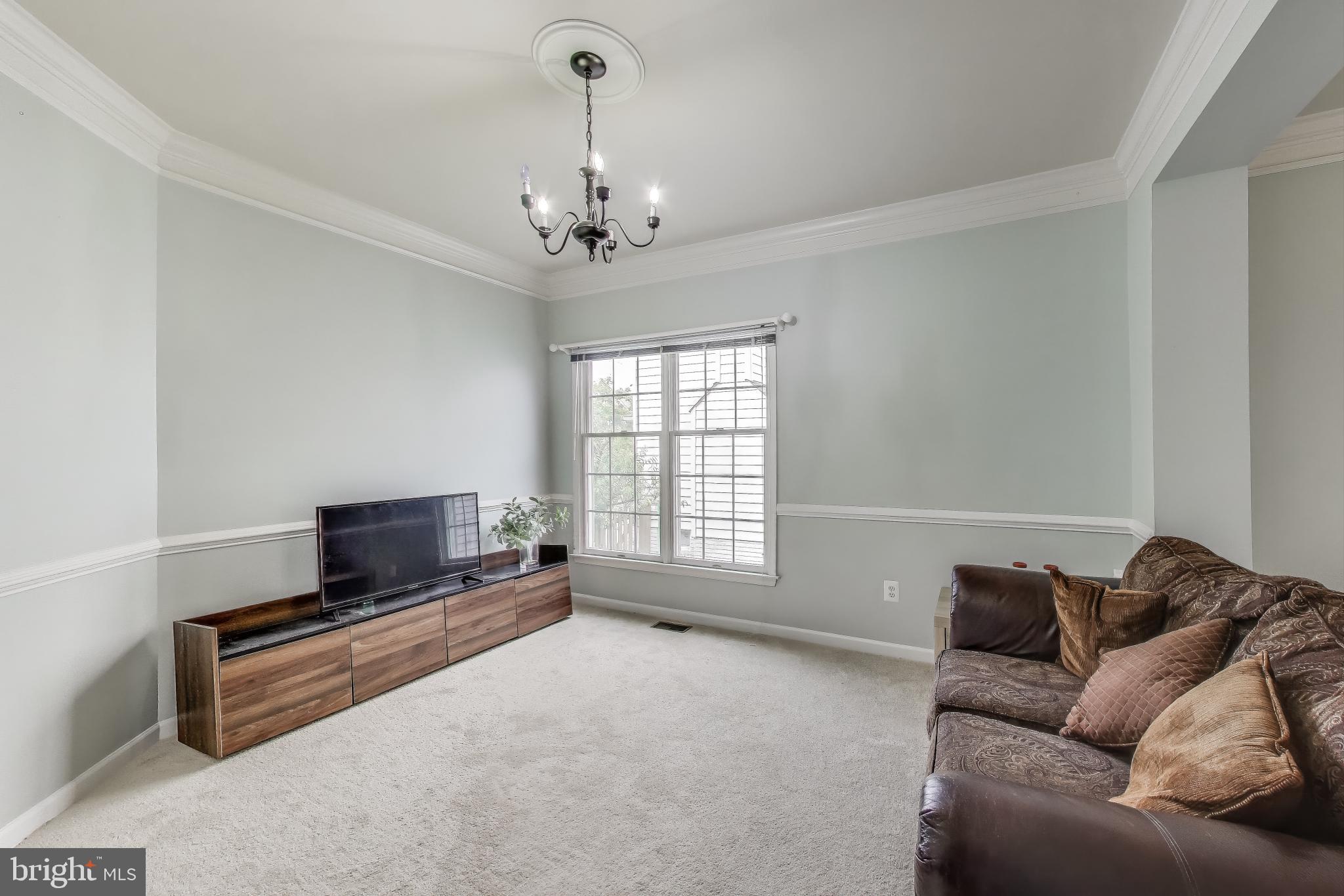 42647 Harris Street Chantilly, VA 20152 - Photo 8 of 54