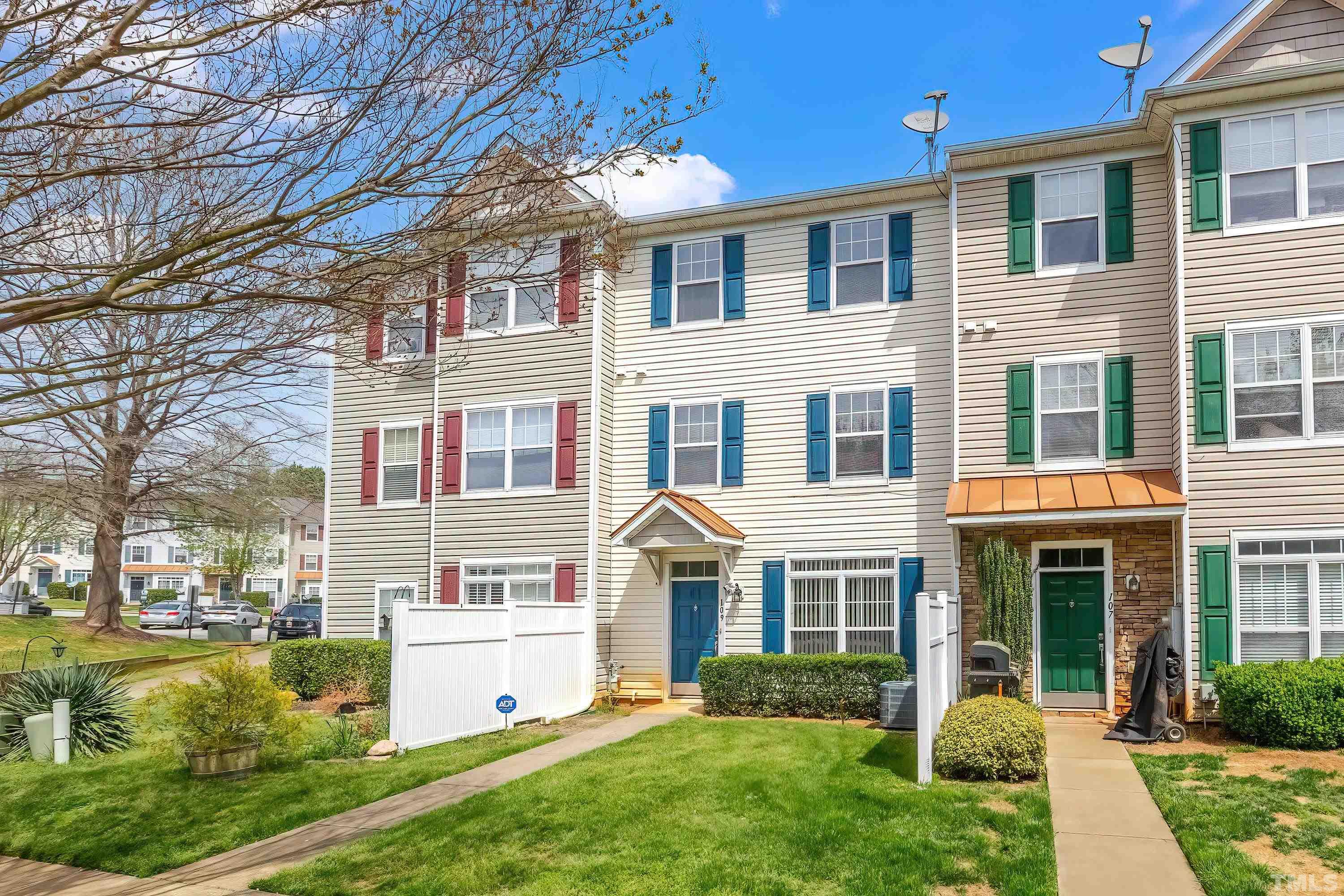 2220 Raven Road, Unit 109 Raleigh, NC 27614 - Photo 3 of 31 Gallery Image 3