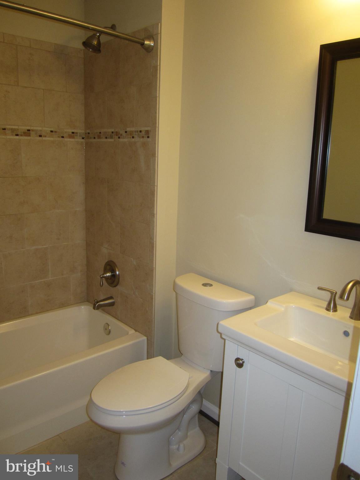 303 Crosby Road Baltimore, MD 21228 - Photo 11 of 23 Bath (Master)