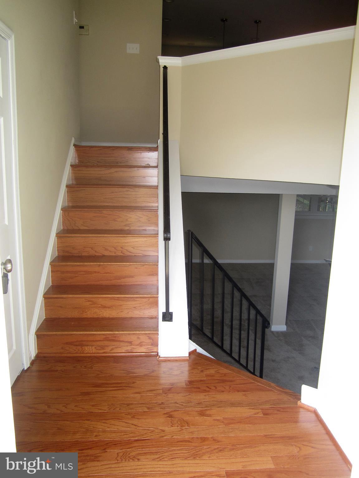 303 Crosby Road Baltimore, MD 21228 - Photo 16 of 23 Entrance/Foyer