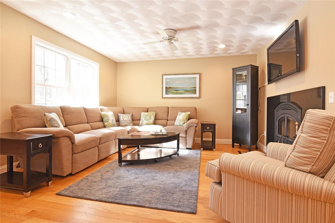 285 Nipmuc Road Scituate, RI 02825 - Photo 20 of 36
