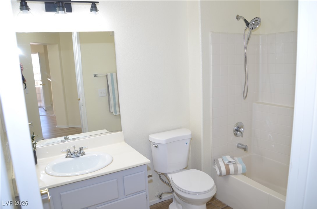 1881 West Alexander Road, Unit 2101 North Las Vegas, NV 89032 - Photo 21 of 37 Full bath with shower / bath combination and vanity