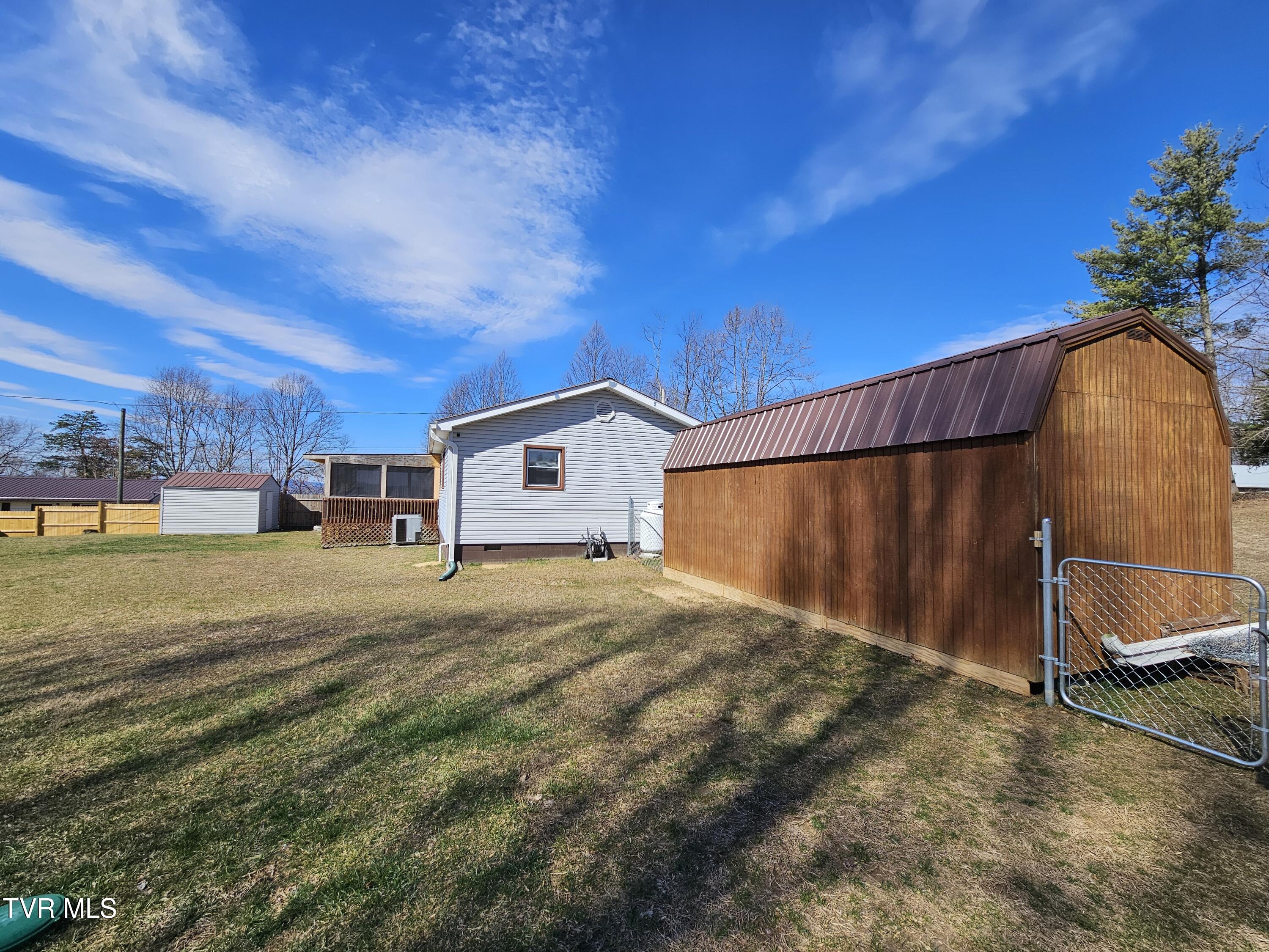 229 Harm Ridge Coeburn, VA 24230 - Photo 6 of 41 1000006798