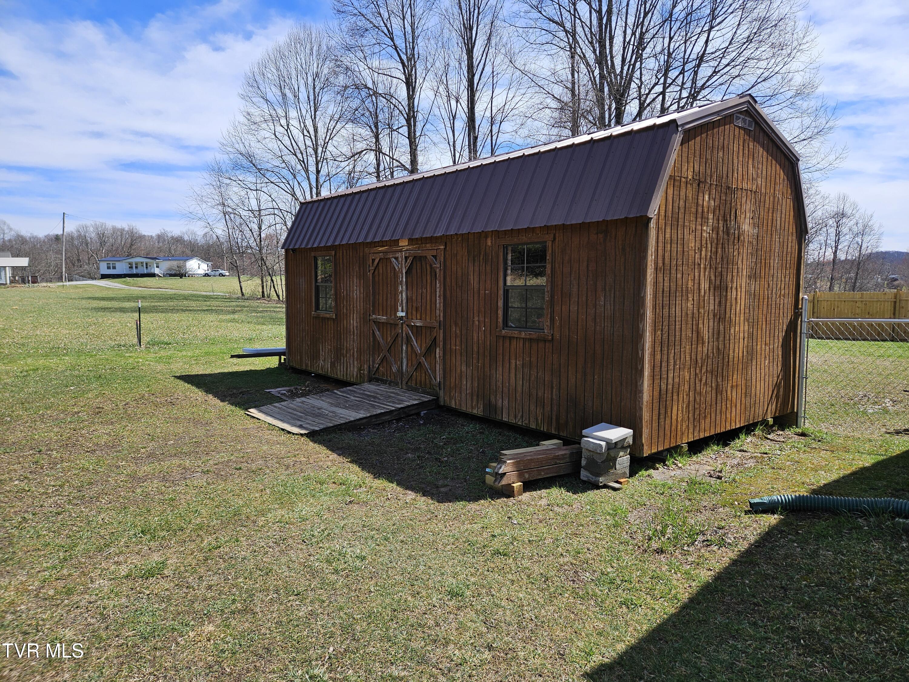 229 Harm Ridge Coeburn, VA 24230 - Photo 8 of 41 1000007177