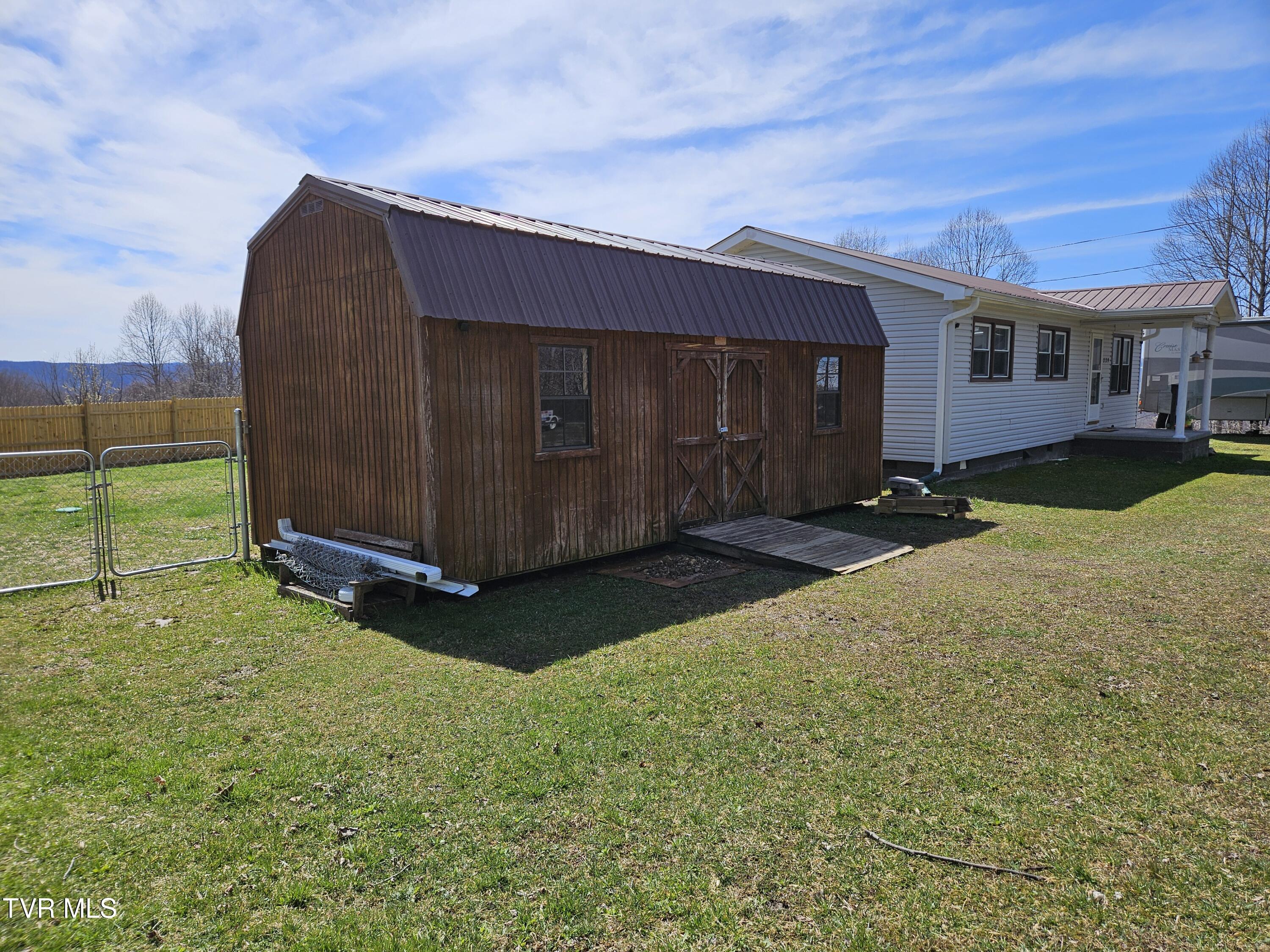 229 Harm Ridge Coeburn, VA 24230 - Photo 9 of 41 1000007178