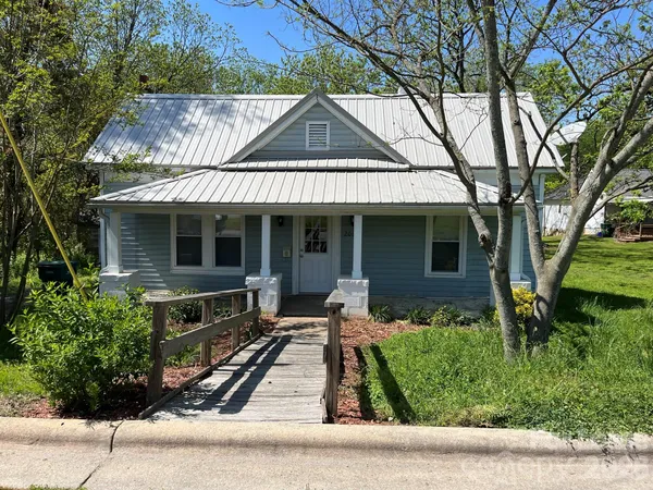 $1,350 | 206 Wall Street, Salisbury, NC 28146