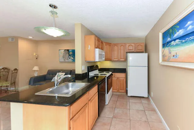 $5,000 | 1605 Highway 1, Unit SL8B, Jupiter, FL 33477