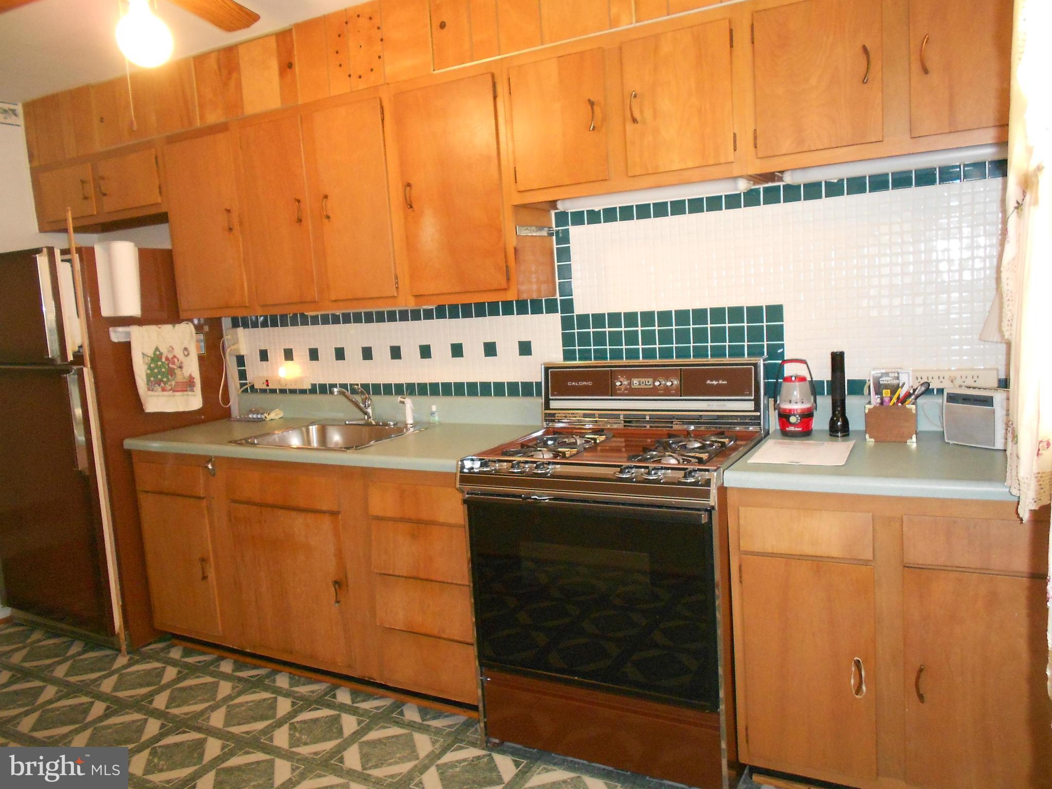 7704 Seekford Road Baltimore, MD 21219 - Photo 5 of 23 Kitchen