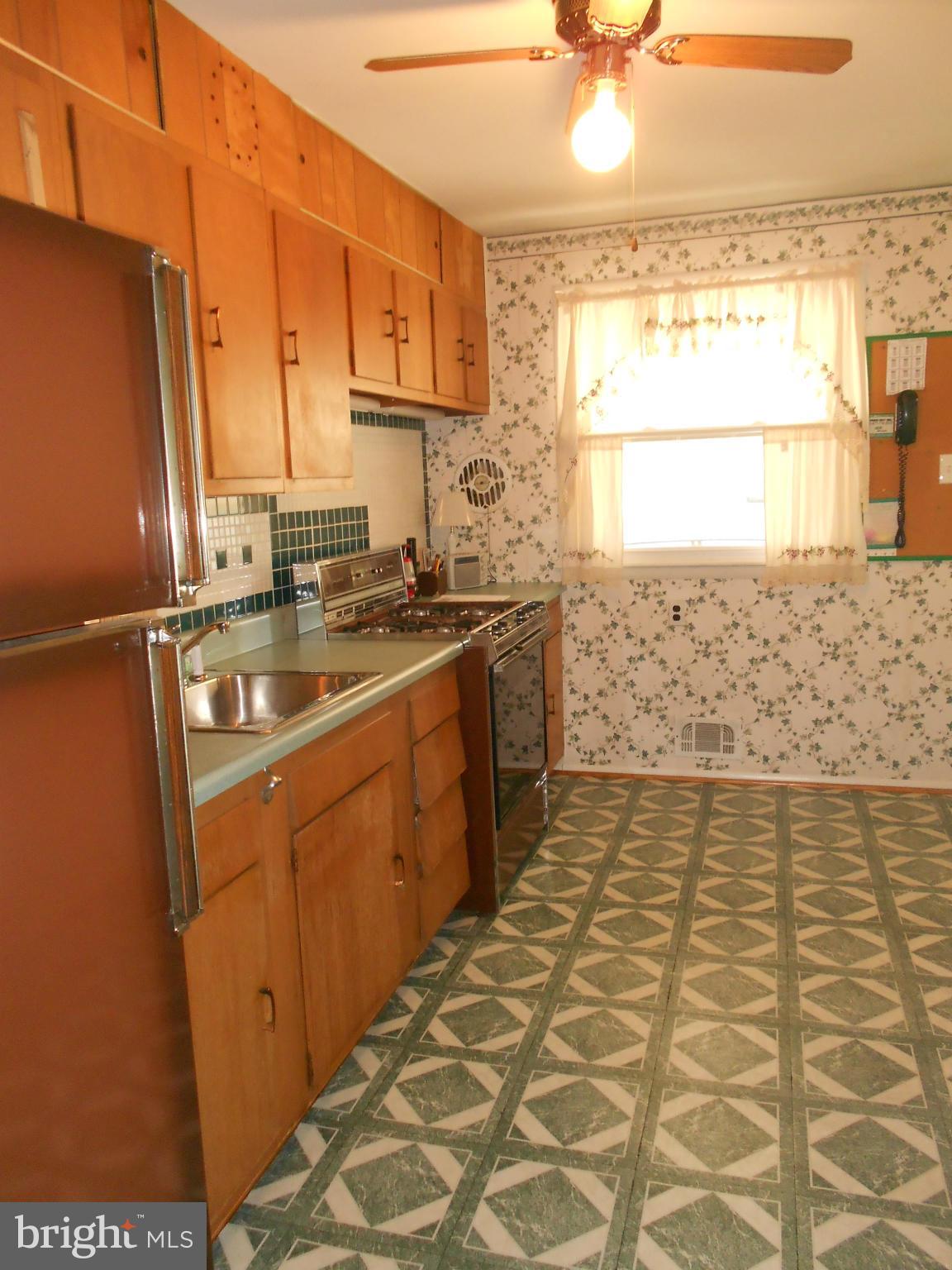 7704 Seekford Road Baltimore, MD 21219 - Photo 6 of 23 Kitchen