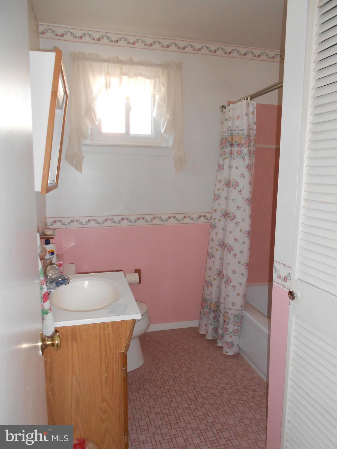 7704 Seekford Road Baltimore, MD 21219 - Photo 9 of 23 Bath