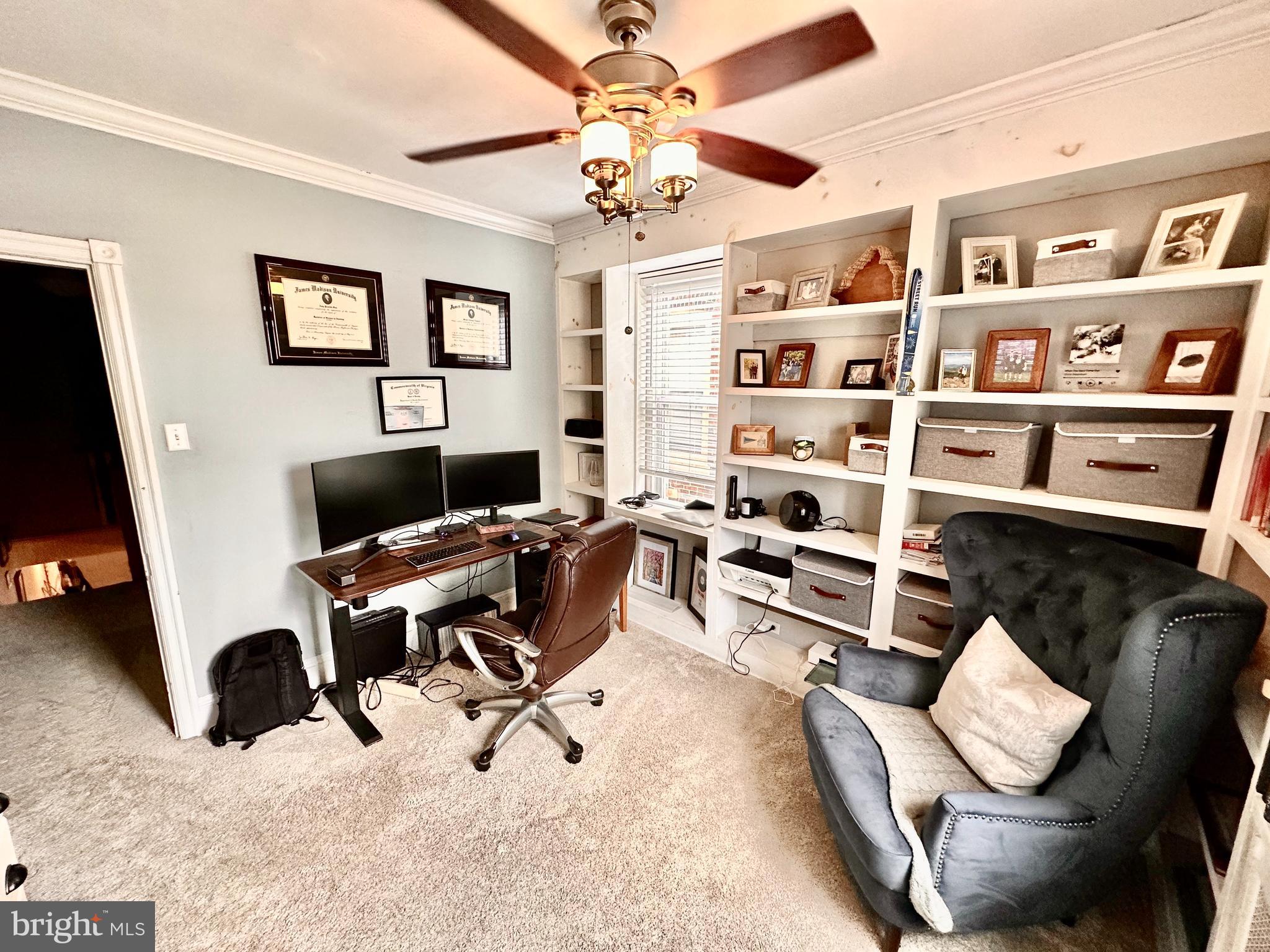 4531 Wilde Street Philadelphia, PA 19127 - Photo 23 of 23 a workspace with furniture