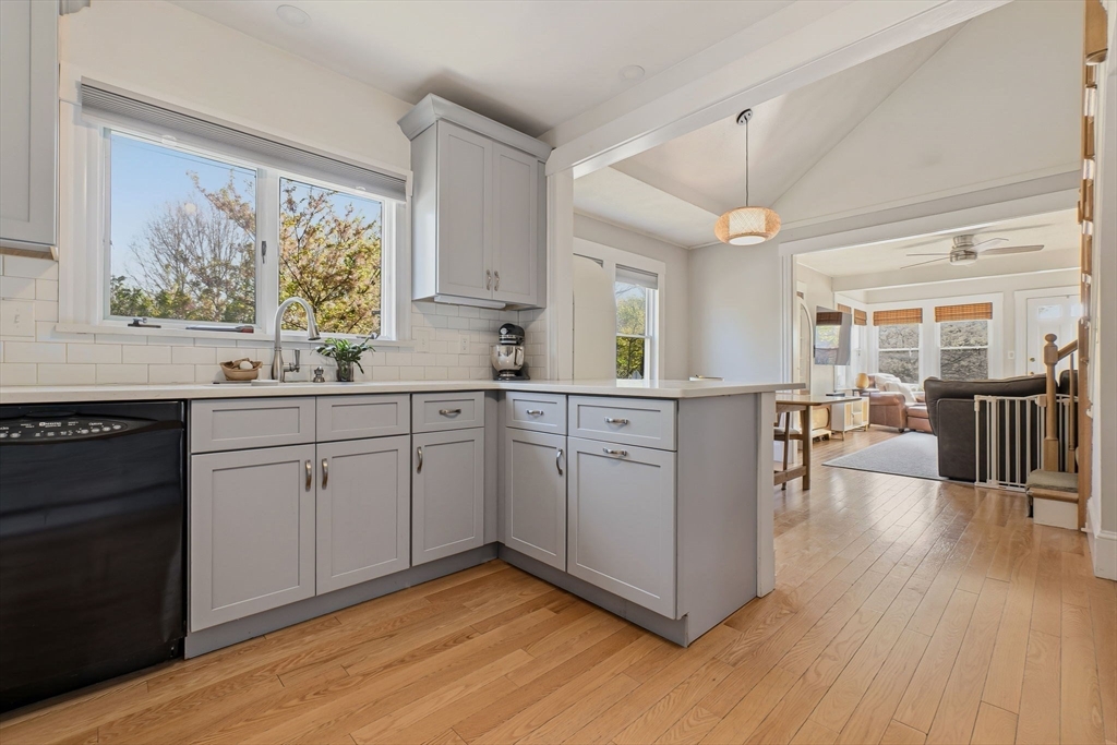 6 Adams Street Danvers, MA 01923 - Photo 5 of 33