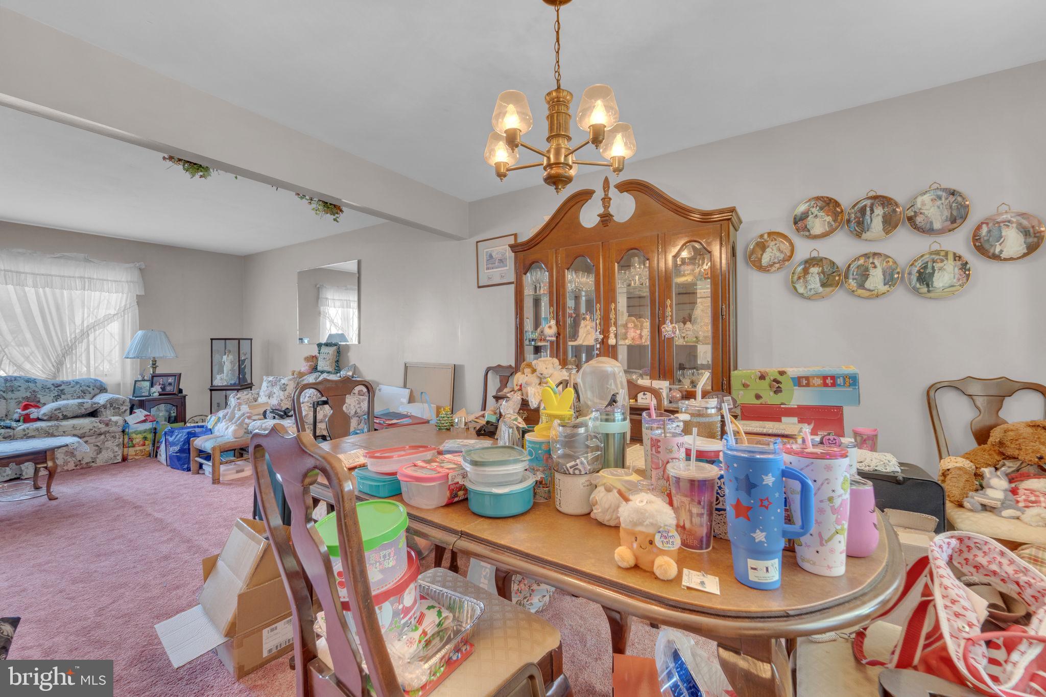 113 Lafayette Road Beverly, NJ 08010 - Photo 10 of 29 Living Room