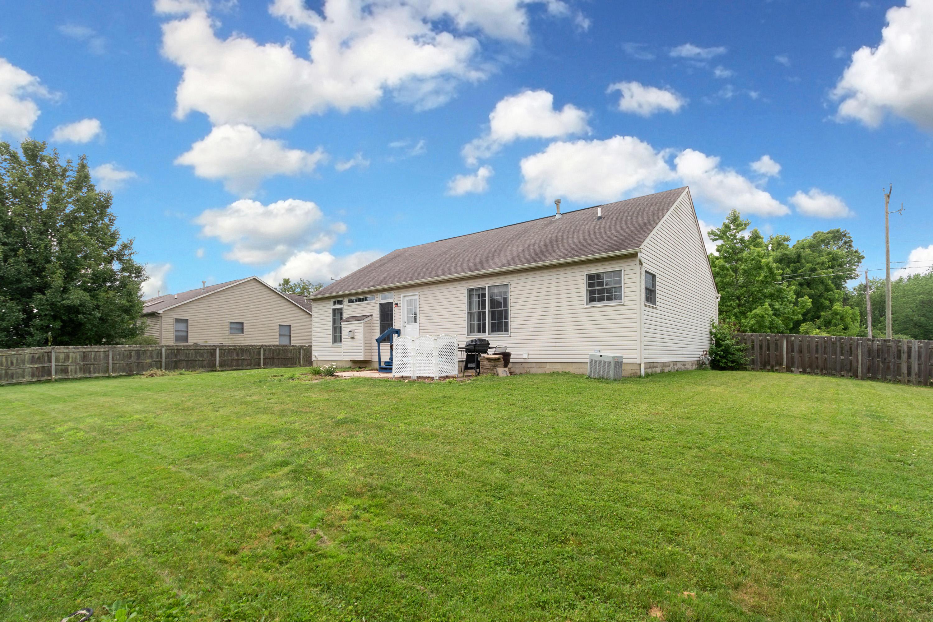 9553 Lynns Road Southwest Pataskala, OH 43062 - Photo 3 of 24