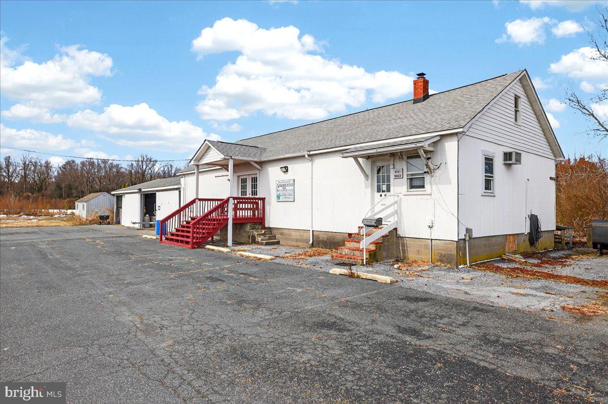 32076 Gordy Road Laurel, DE 19956 - Photo 4 of 26 a view of a house with patio
