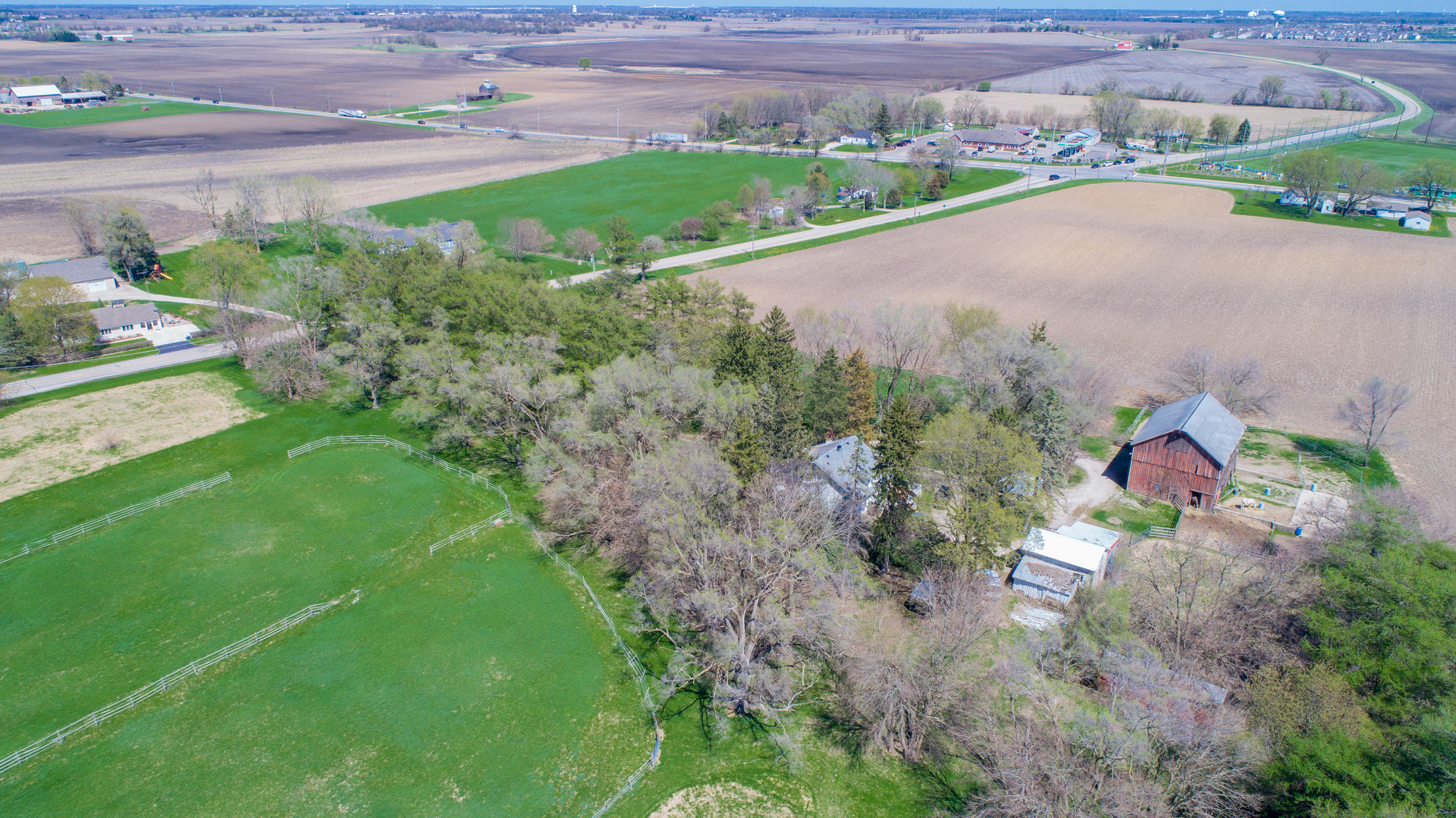 42W671 Jericho Road Sugar Grove, IL 60554 - Photo 13 of 31 a view of a yard with potted plants