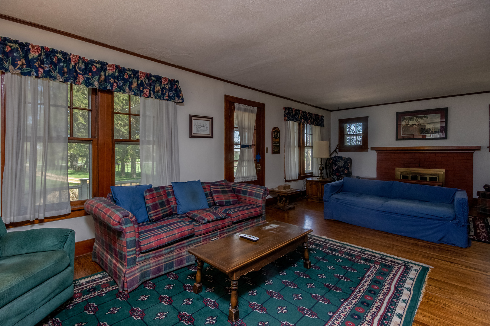 42W671 Jericho Road Sugar Grove, IL 60554 - Photo 20 of 31 a living room with furniture a rug and a large window