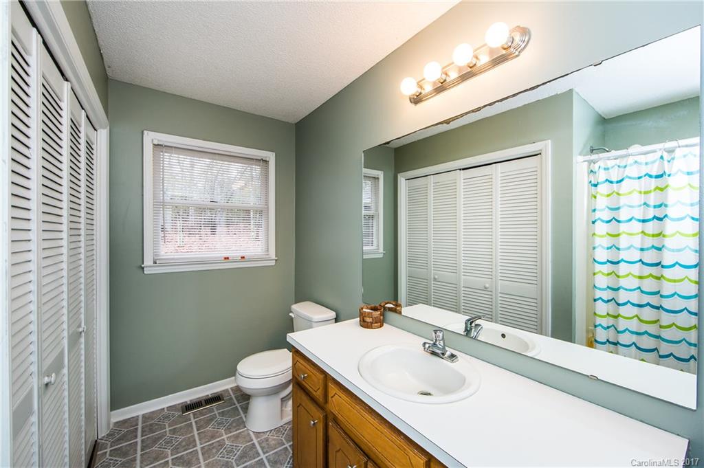 283 Battleground Road Clover, SC 29710 - Photo 18 of 24