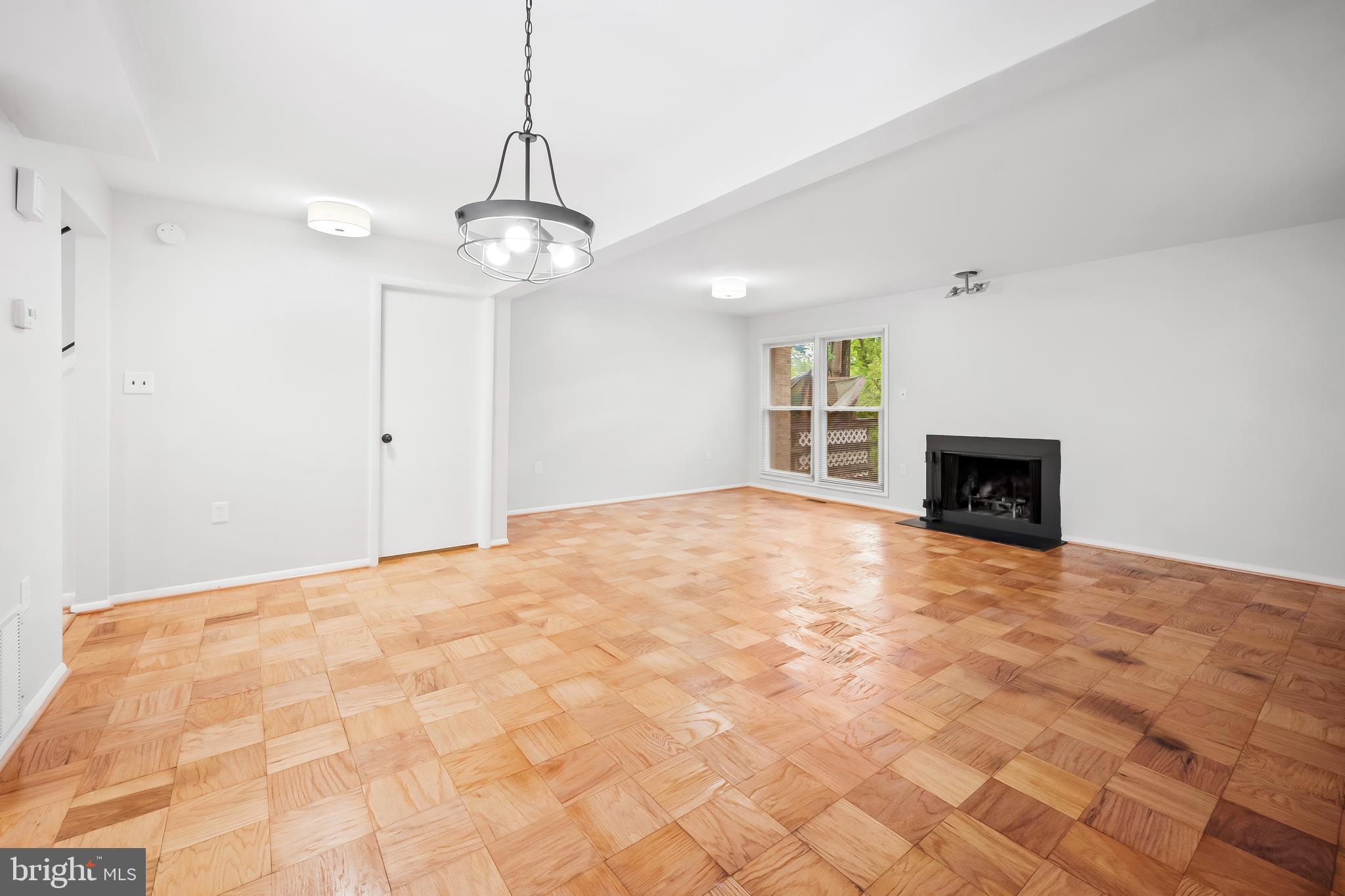 1985 Greenberry Road Baltimore, MD 21209 - Photo 11 of 38 Gallery Image 11