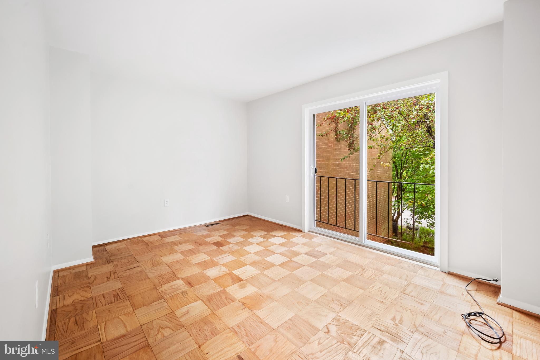 1985 Greenberry Road Baltimore, MD 21209 - Photo 27 of 38 Gallery Image 27