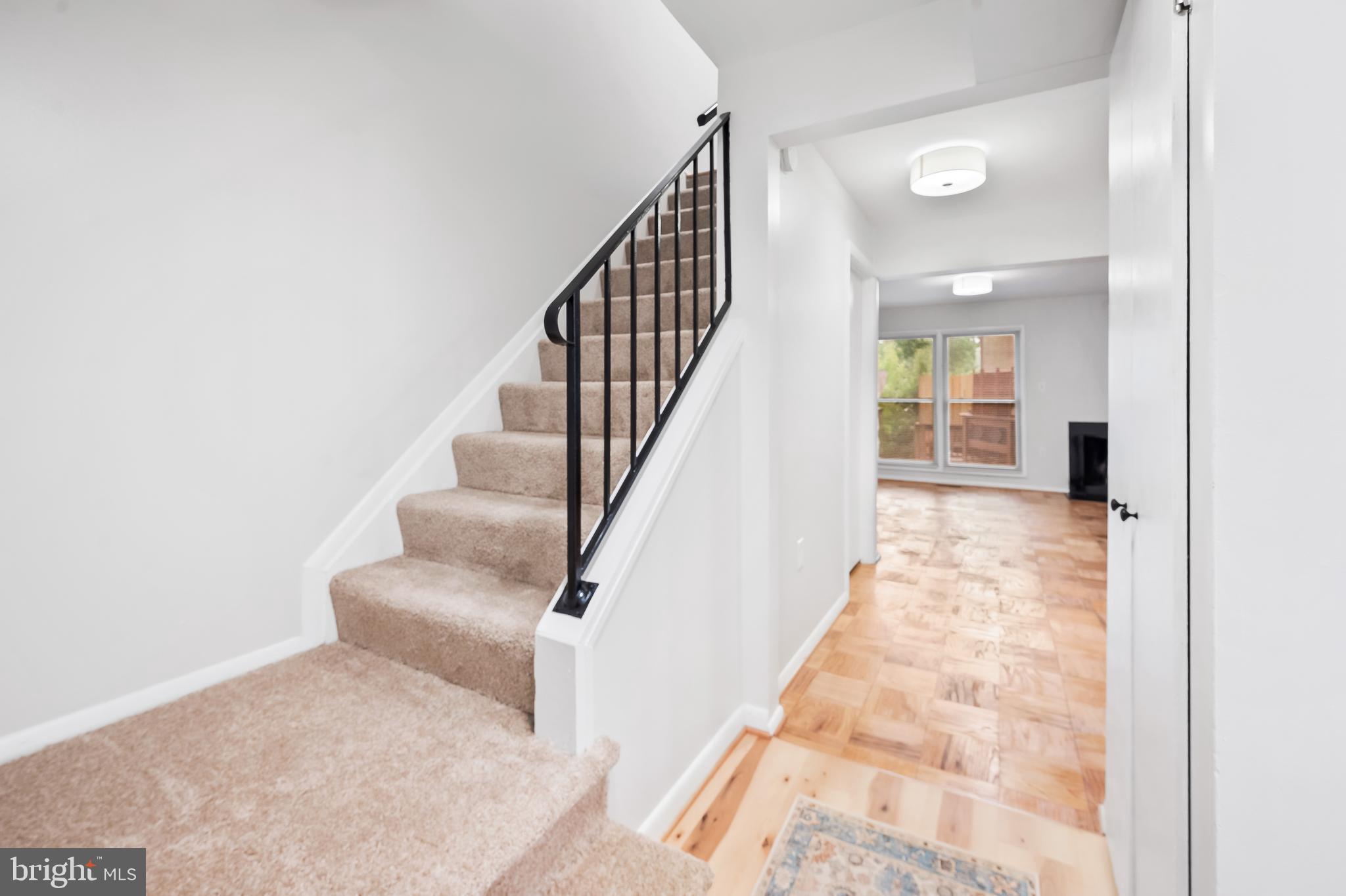 1985 Greenberry Road Baltimore, MD 21209 - Photo 3 of 38 Gallery Image 3