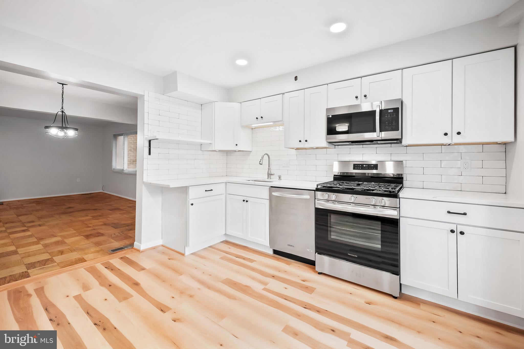 1985 Greenberry Road Baltimore, MD 21209 - Photo 5 of 38 Gallery Image 5