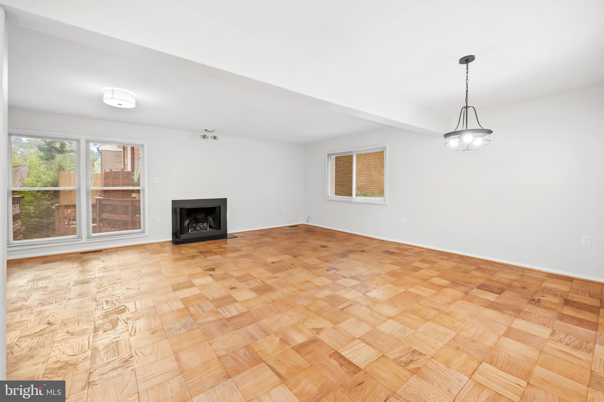 1985 Greenberry Road Baltimore, MD 21209 - Photo 10 of 38 Gallery Image 10