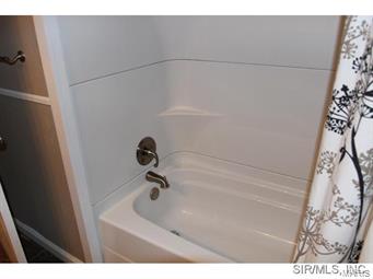 1 Riviera Drive Granite City, IL 62040 - Photo 12 of 24 Gallery Image 12