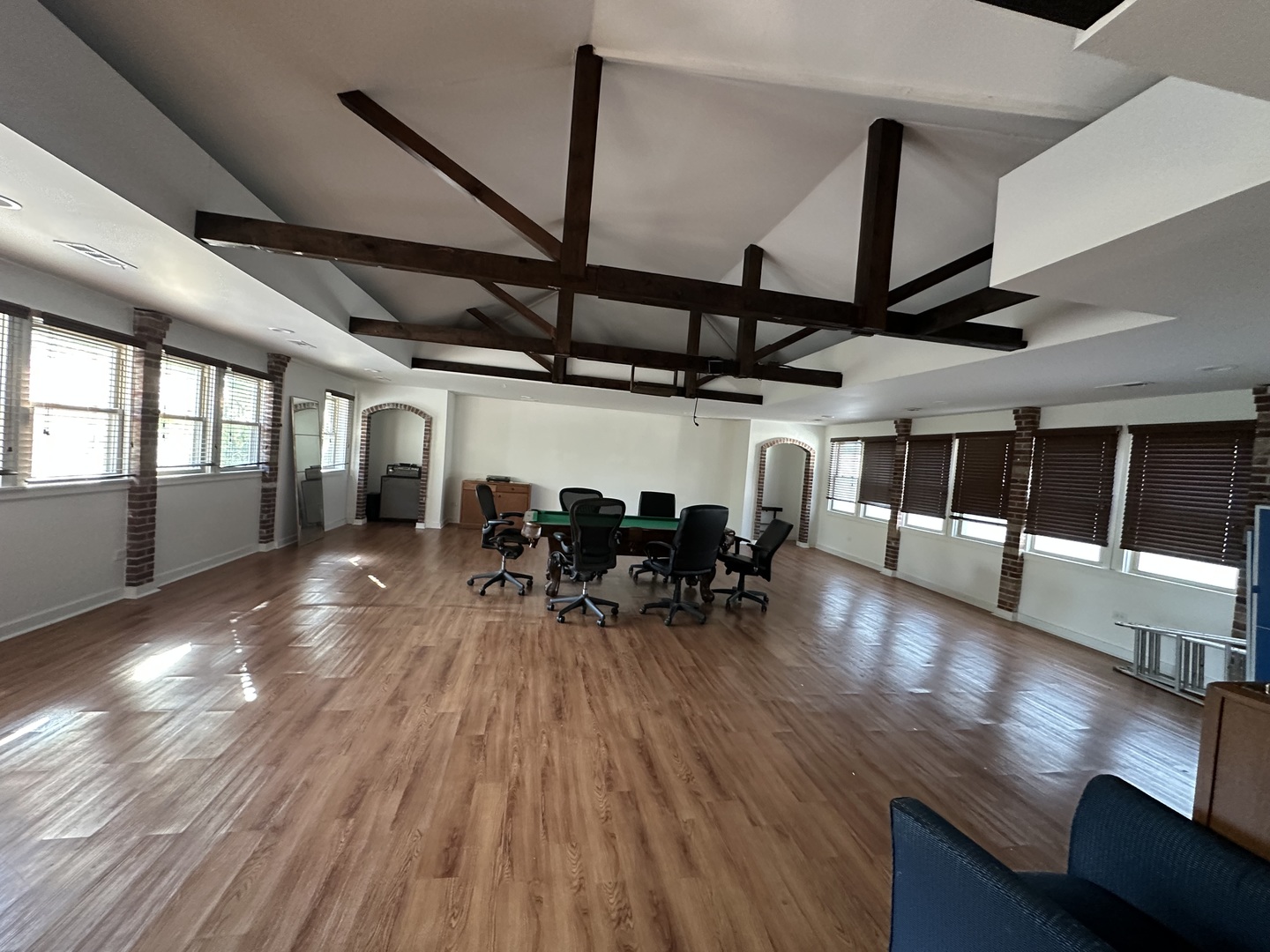 630 Green Bay Road Kenilworth, IL 60043 - Photo 11 of 21 a view of a hall with wooden floor