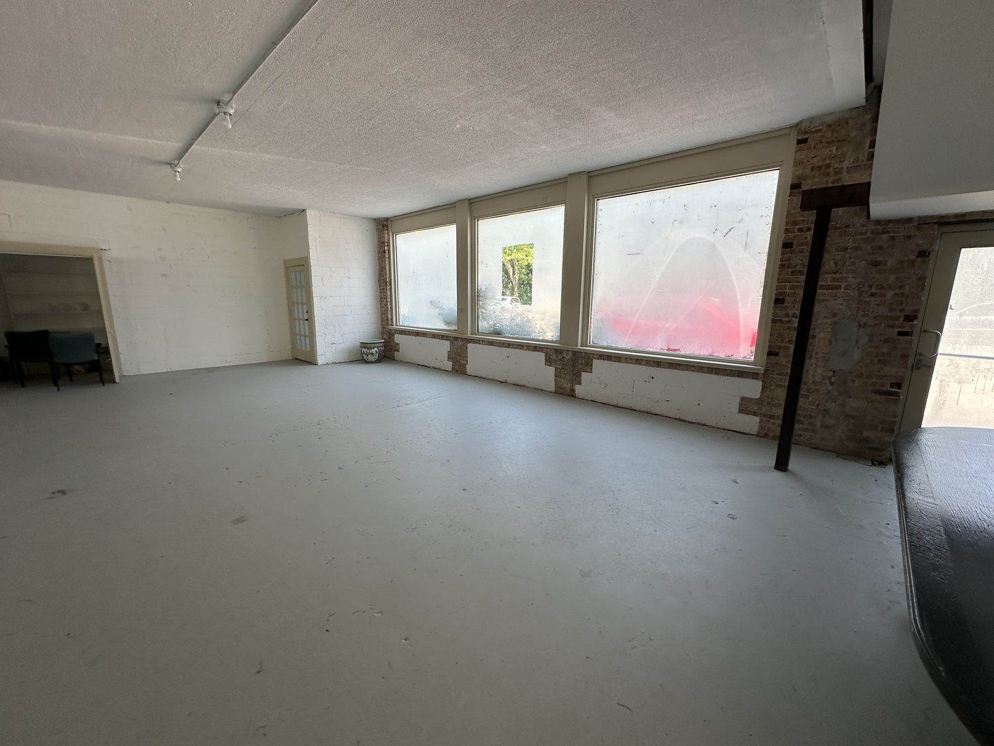 630 Green Bay Road Kenilworth, IL 60043 - Photo 16 of 21 an empty room with windows