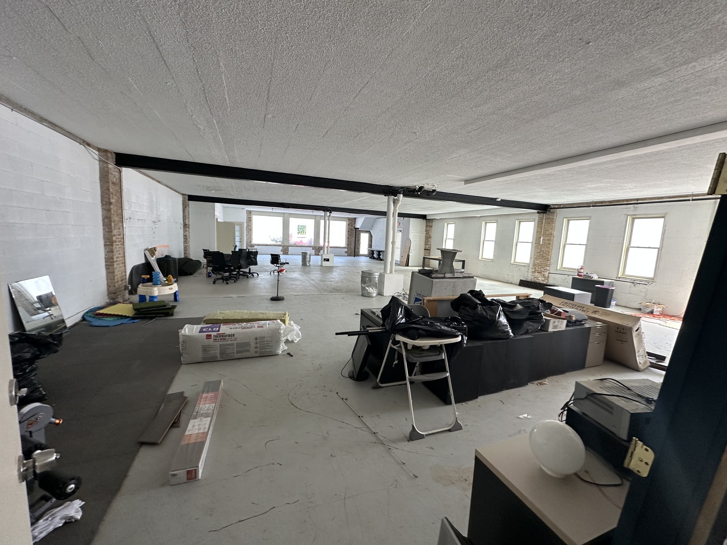 630 Green Bay Road Kenilworth, IL 60043 - Photo 18 of 21 a living room with furniture and a large window