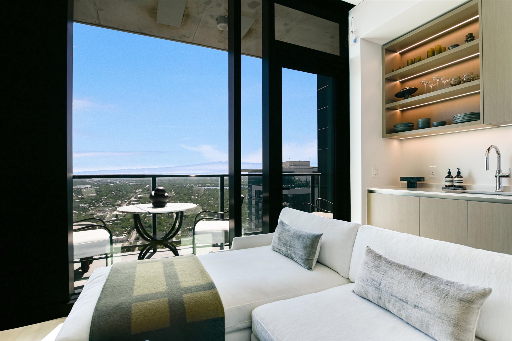 610 Davis Street, Unit 3307 Austin, TX 78701 - Photo 20 of 27 photo shown is of a similar floor plan on the 40th floor