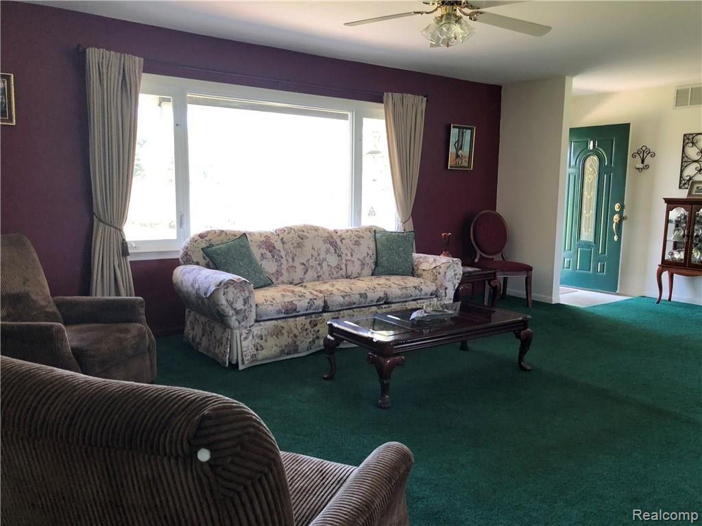 3340 Byron Road Howell, MI 48855 - Photo 6 of 33 Living room with large window