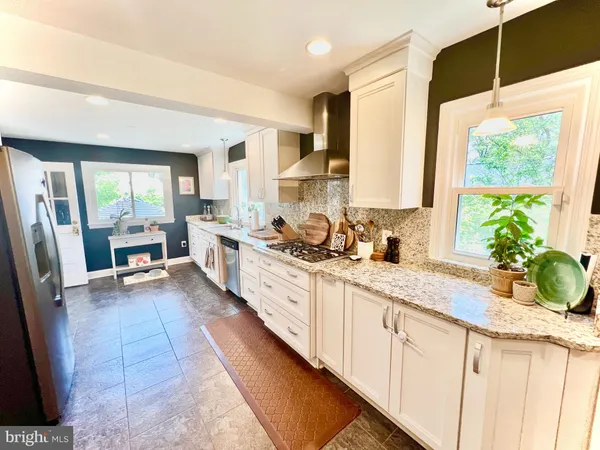 $4,050 | 7113 Marlan Drive, Alexandria, VA 22307